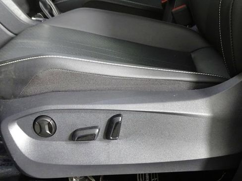 Used 2023 Volkswagen Tiguan SE image 22