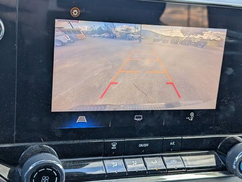 Used 2024 Chevrolet Colorado W/T image 8