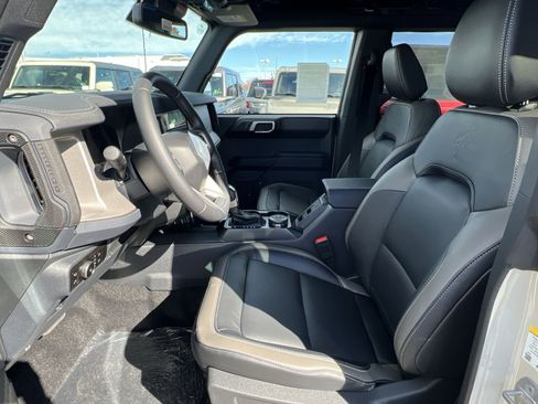New 2025 Ford Bronco Outer Banks image 13