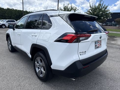 Used 2024 Toyota RAV4 XLE AWD/4WD image 5
