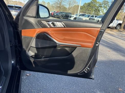 Used 2019 BMW X7 xDrive50i w/ M Sport Package image 10