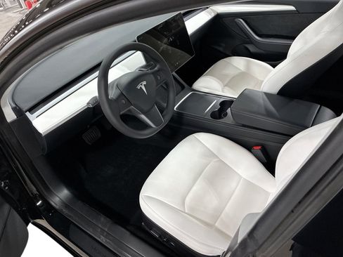 Certified 2023 Tesla Model 3 Standard Range RWD image 9