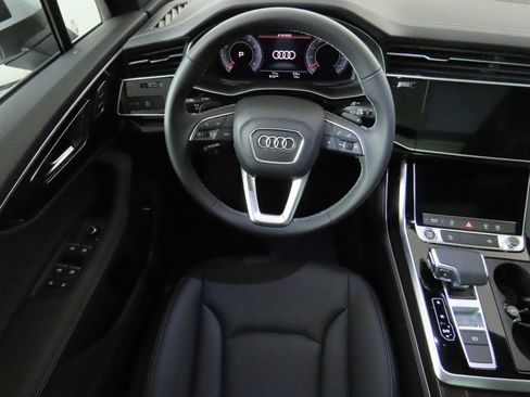 Used 2025 Audi Q7 3.0T Premium Plus w/ Premium Plus Package image 12
