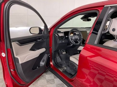 Used 2025 GMC Acadia Elevation w/ Elevation Premium Package image 28