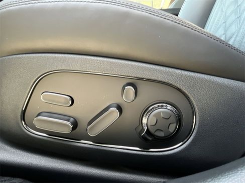 New 2026 Genesis G90 3.5T Prestige image 14