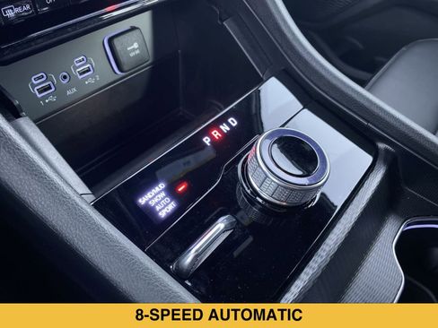 Used 2025 Jeep Grand Cherokee Limited AWD/4WD image 8