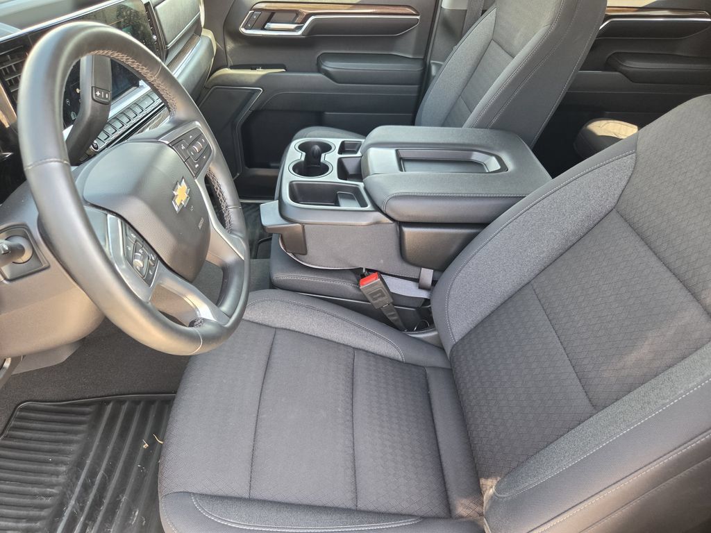 Used 2024 Chevrolet Silverado 1500 LT RWD image 11