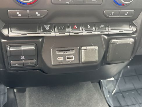 Used 2022 Chevrolet Silverado 3500 LTZ AWD/4WD image 25