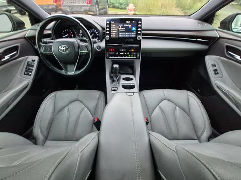 Used 2019 Toyota Avalon XLE w/ All Weather Liner Package FWD image 15