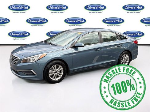 Used 2017 Hyundai Sonata SE image 3