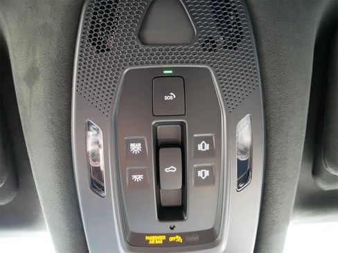 New 2025 Porsche Cayenne Turbo image 21