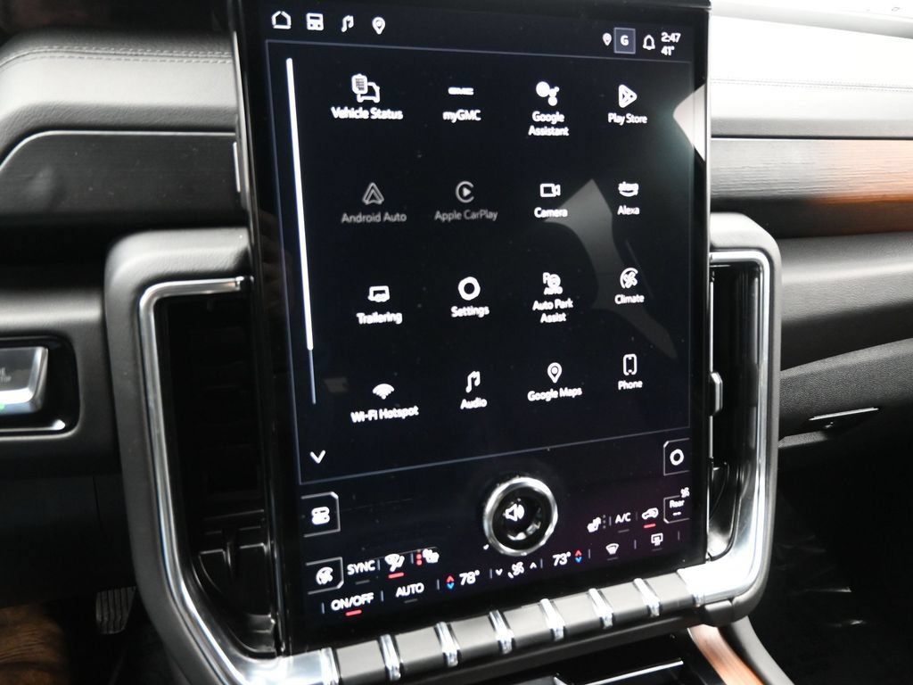 Used 2025 GMC Yukon Denali AWD/4WD image 17