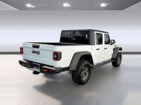 Used 2025 Jeep Gladiator Mojave w/ Safety Group AWD/4WD image 9