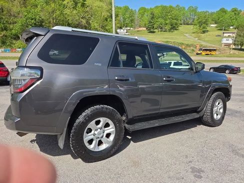 Used 2014 Toyota 4Runner SR5 AWD/4WD image 3