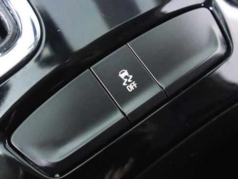 Used 2018 Chevrolet Cruze Premier image 23