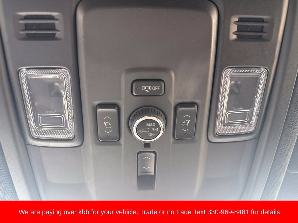 Used 2025 Chevrolet Tahoe Premier AWD/4WD image 23
