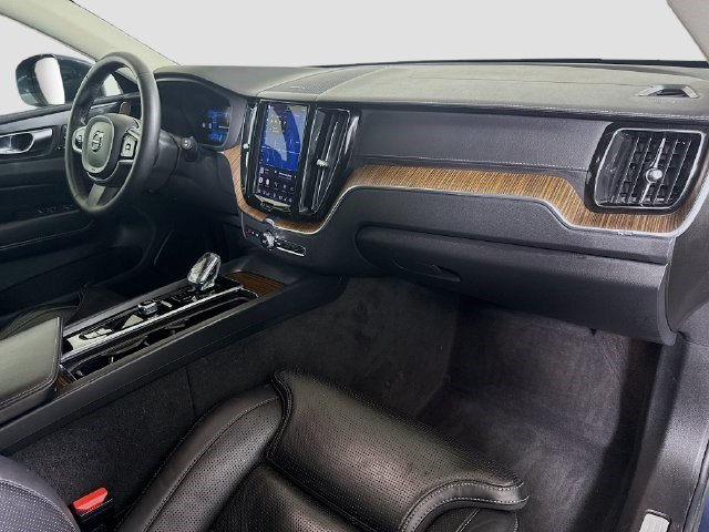 Used 2023 Volvo XC60 B5 Ultimate w/ Protection Package Premier FWD image 29