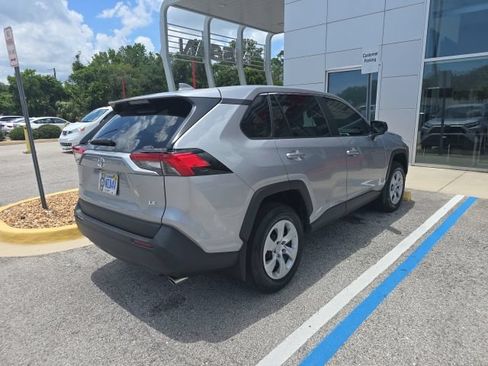 Used 2024 Toyota RAV4 LE FWD image 4