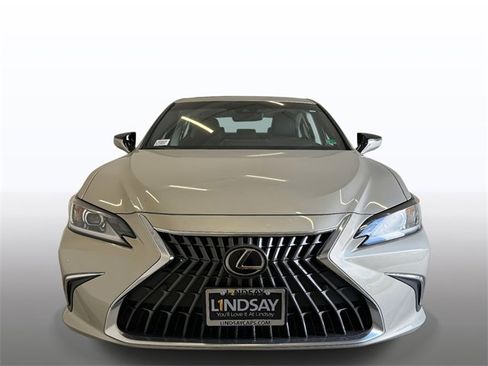 New 2025 Lexus ES 300h w/ Premium Package image 7