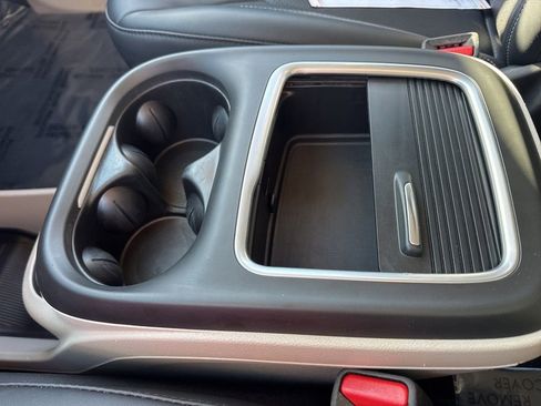 Certified 2024 Chrysler Pacifica Touring-L image 20