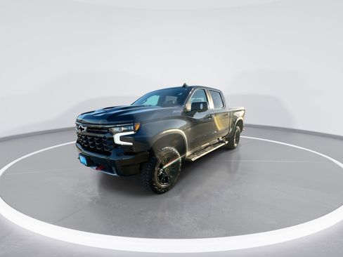 Used 2022 Chevrolet Silverado 1500 ZR2 w/ Technology Package image 4