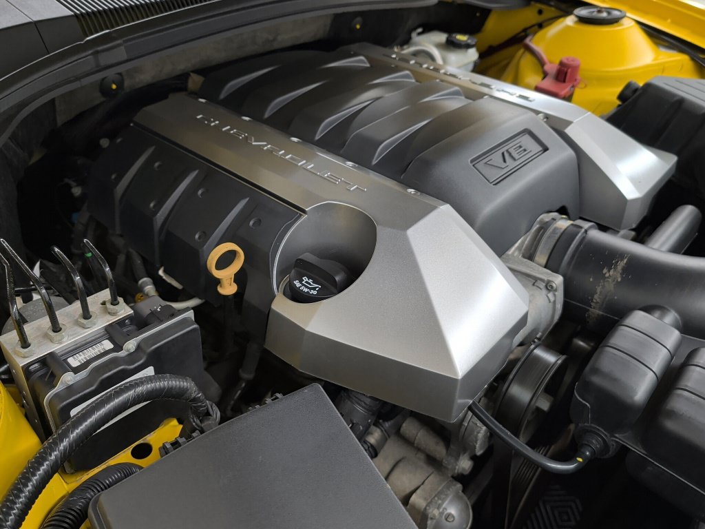 Used 2010 Chevrolet Camaro SS w/ LPO, Ground Effects Package RWD image 30