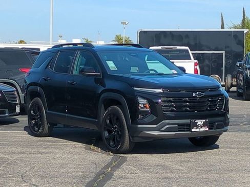 New 2026 Chevrolet Equinox LT w/ Convenience Package II FWD image 2