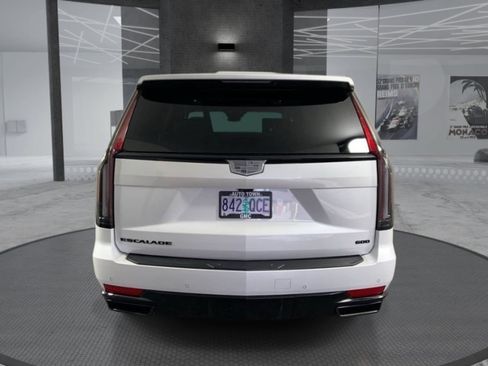 Used 2024 Cadillac Escalade Sport Platinum w/ LPO, ONYX Package AWD/4WD image 6