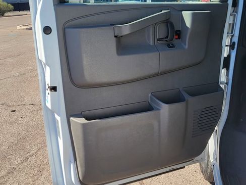 Used 2020 Chevrolet Express 2500 LT w/ LT Preferred Equipment Group RWD image 24