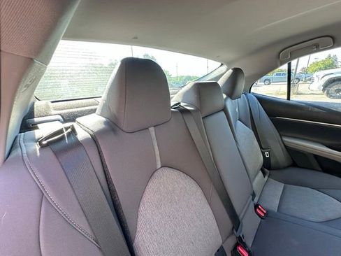 Used 2022 Toyota Camry LE FWD image 9