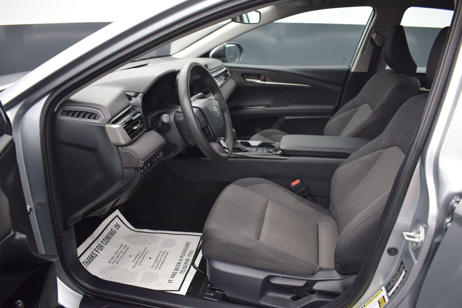 Used 2025 Toyota Camry LE FWD image 13