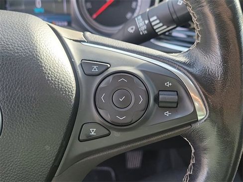 Used 2018 Buick Regal Essence image 12