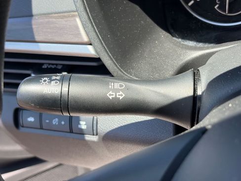 Used 2024 Nissan Altima 2.5 SV FWD image 14