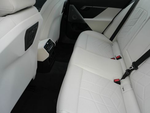 Used 2026 BMW 540i xDrive image 37