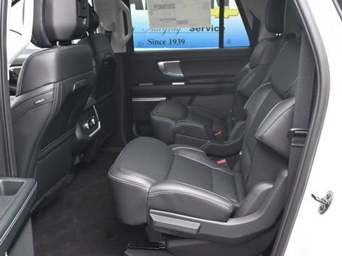 New 2027 Ford Expedition Max Platinum RWD image 10
