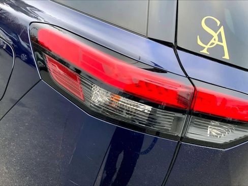 Used 2022 Nissan Pathfinder SV w/ SV Premium Package image 28