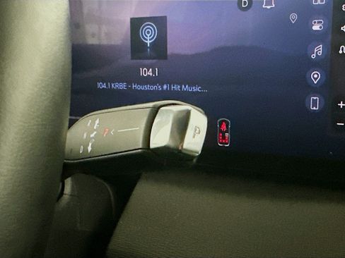 Used 2025 Buick Enclave Preferred FWD image 25