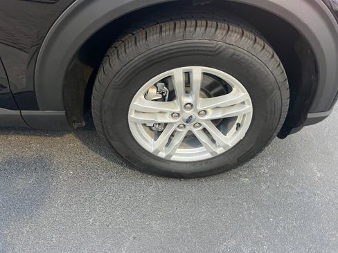 Used 2023 Ford Explorer XLT w/ Equipment Group 202A RWD image 41