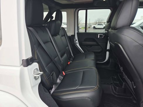 Used 2025 Jeep Wrangler Sahara w/ Safety Group image 17