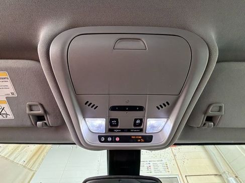Certified 2020 GMC Terrain SLT w/ Preferred Package AWD/4WD image 22