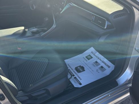 Used 2022 Toyota Camry SE image 9