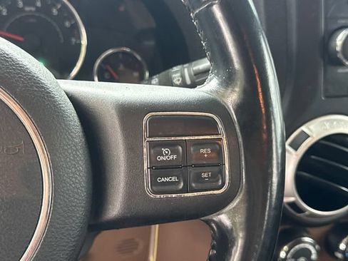 Used 2012 Jeep Wrangler Unlimited Sahara w/ Dual Top Group AWD/4WD image 25