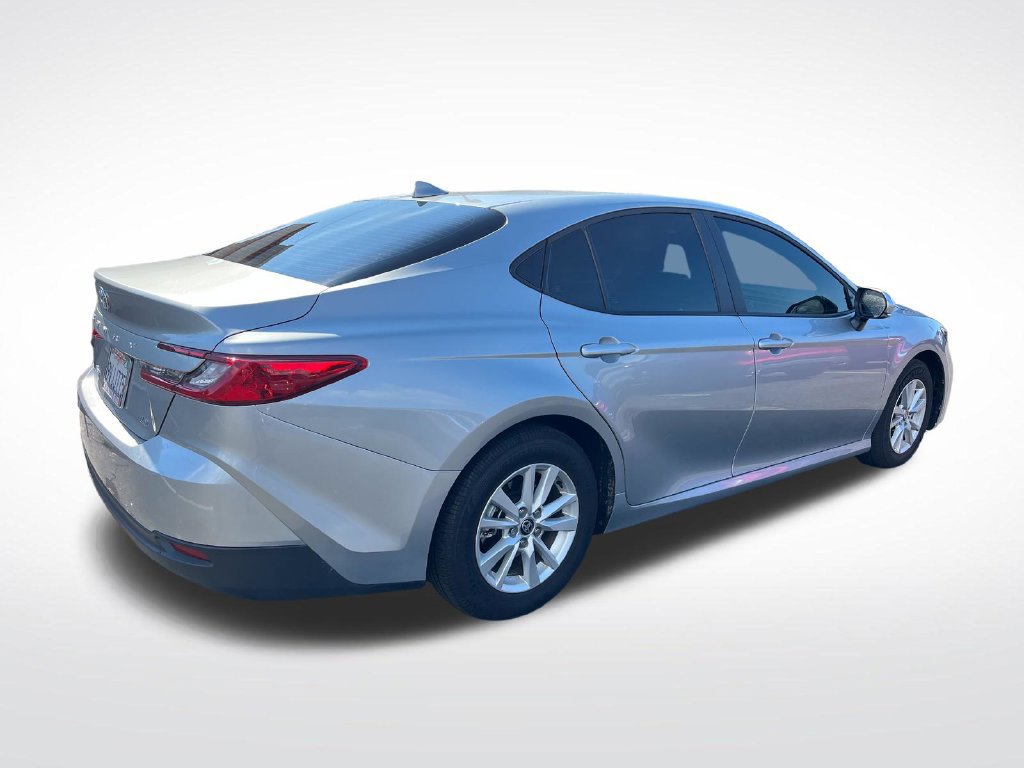 Used 2025 Toyota Camry LE w/ Convenience Package FWD image 5