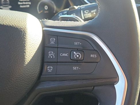 Certified 2023 Jeep Grand Cherokee Altitude image 30