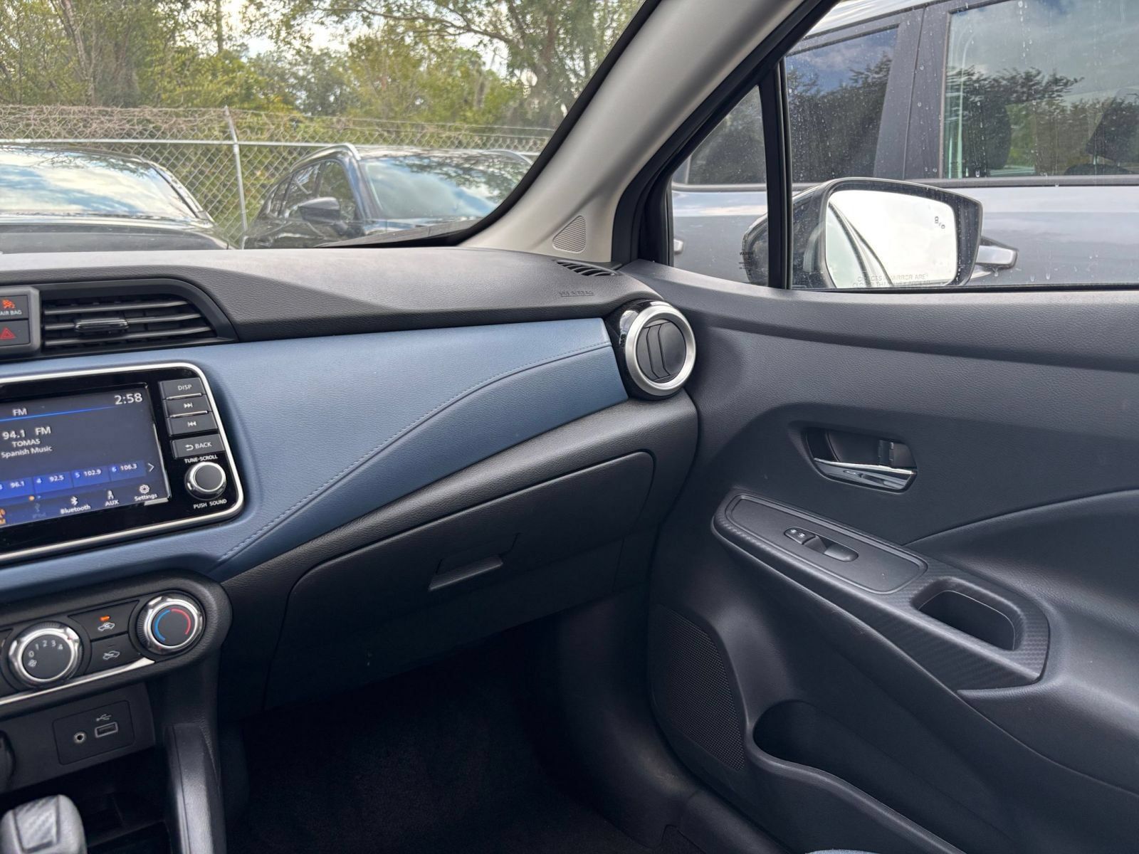 Used 2025 Nissan Versa SV FWD image 32