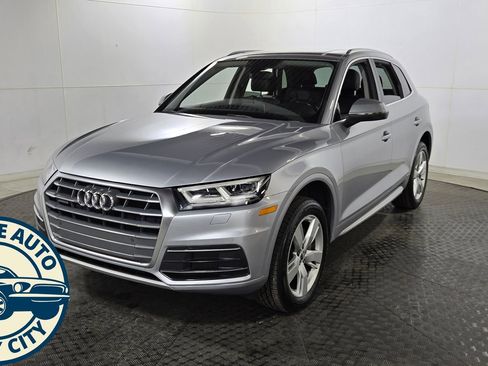 Used 2018 Audi Q5 2.0T Premium Plus w/ Premium Plus Package AWD/4WD image 3