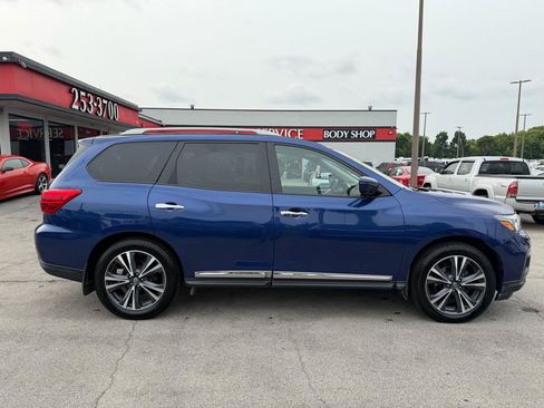 Used 2019 Nissan Pathfinder Platinum AWD/4WD image 2