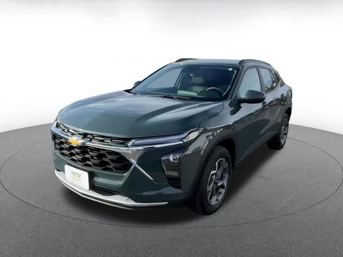 Used 2025 Chevrolet Trax LT image 7