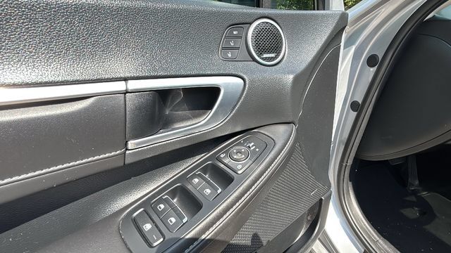 Used 2023 Hyundai Sonata Limited FWD image 29