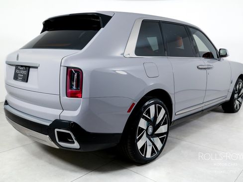 New 2026 Rolls-Royce Cullinan image 2